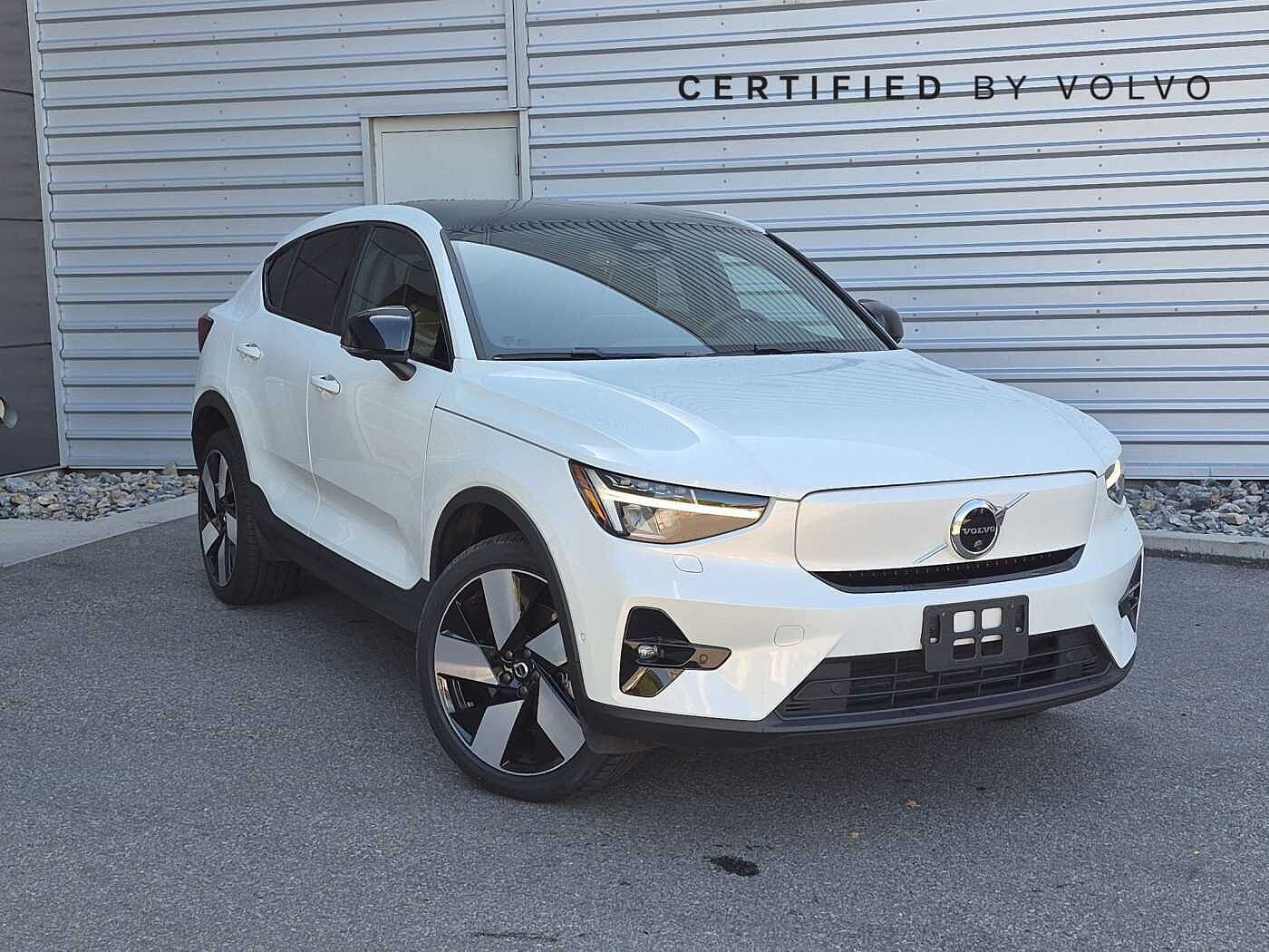 2026 VOLVO EX40