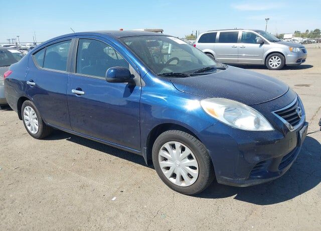 2012 NISSAN Versa
