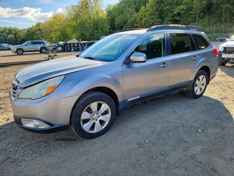 2011 SUBARU Outback
