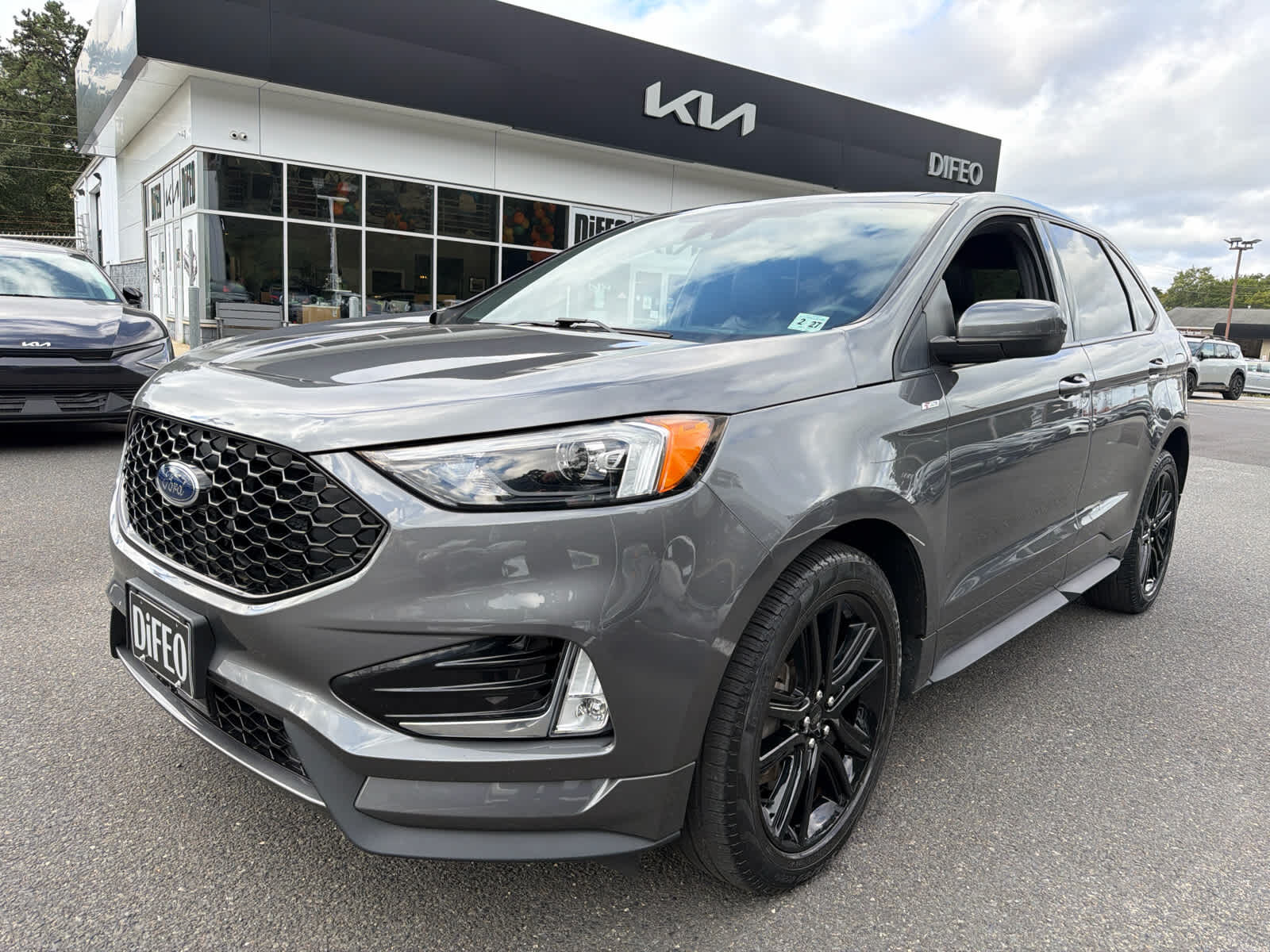 2022 FORD Edge