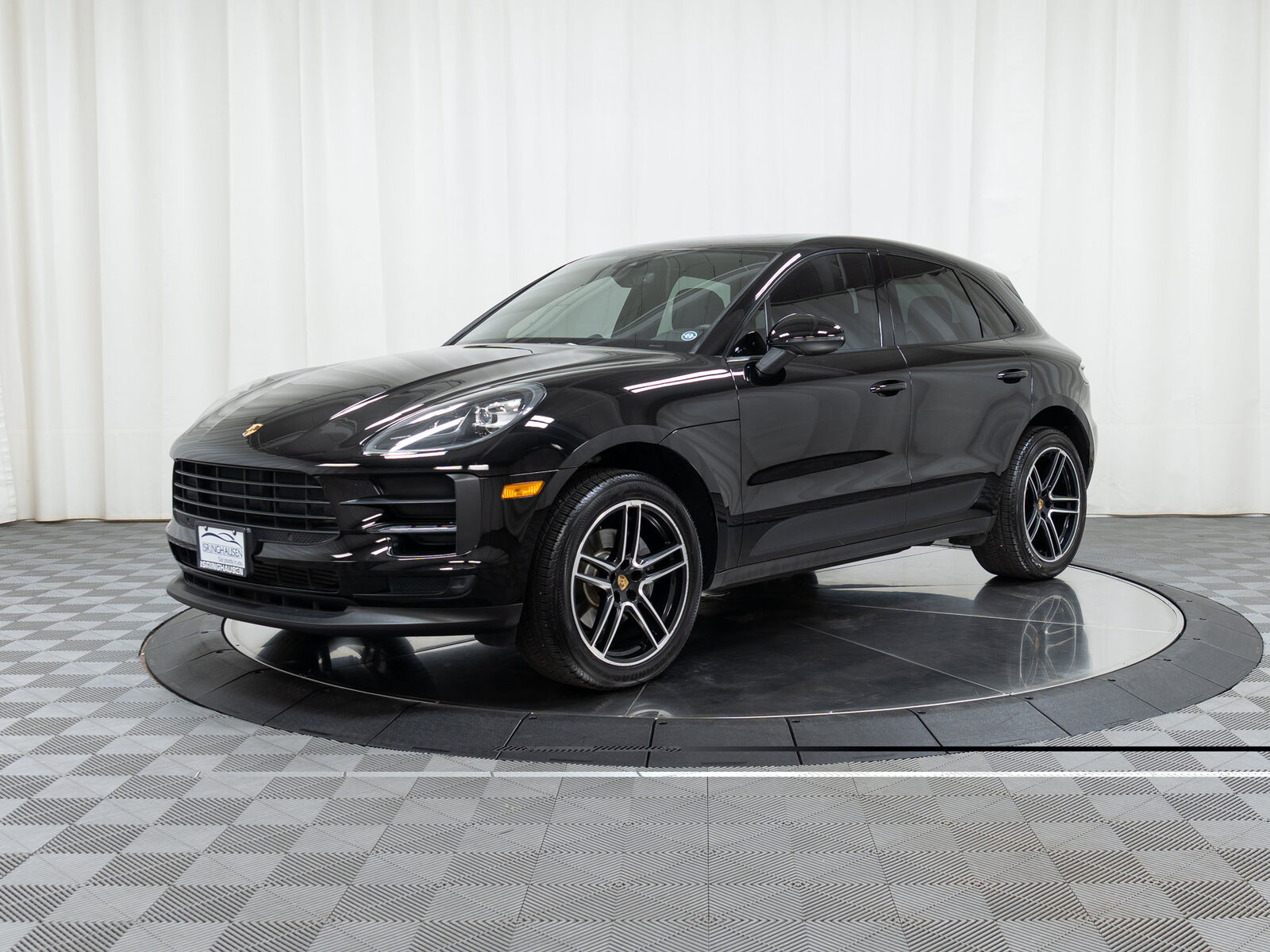 2019 PORSCHE Macan