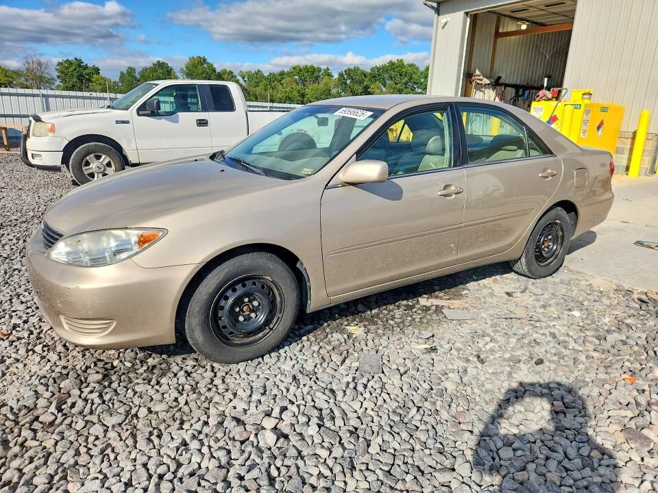 2005 TOYOTA Camry