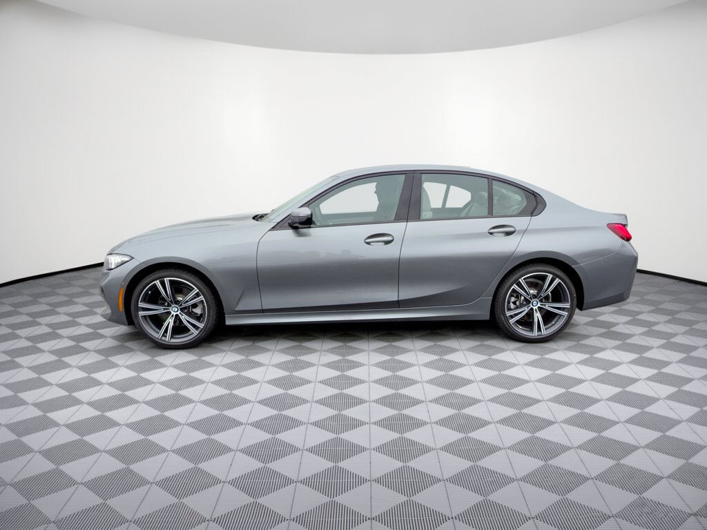 2023 BMW 330i