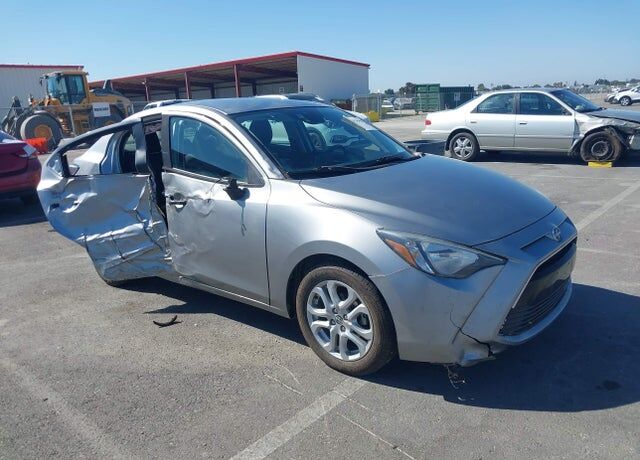 2016 TOYOTA Scion