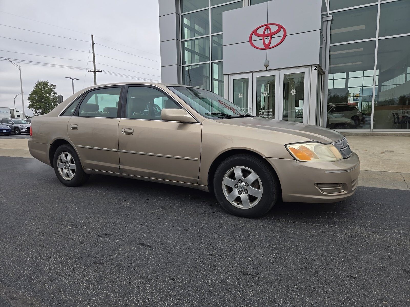 2001 TOYOTA Avalon