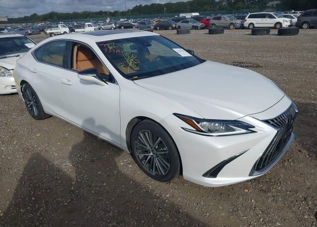 2023 LEXUS ES