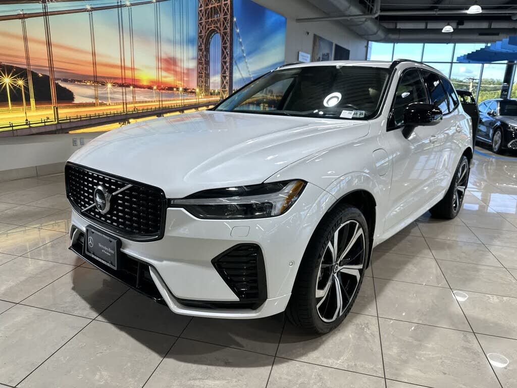 2025 VOLVO XC60