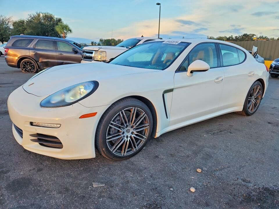 2015 PORSCHE Panamera
