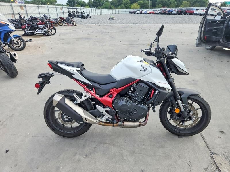 2025 HONDA CB