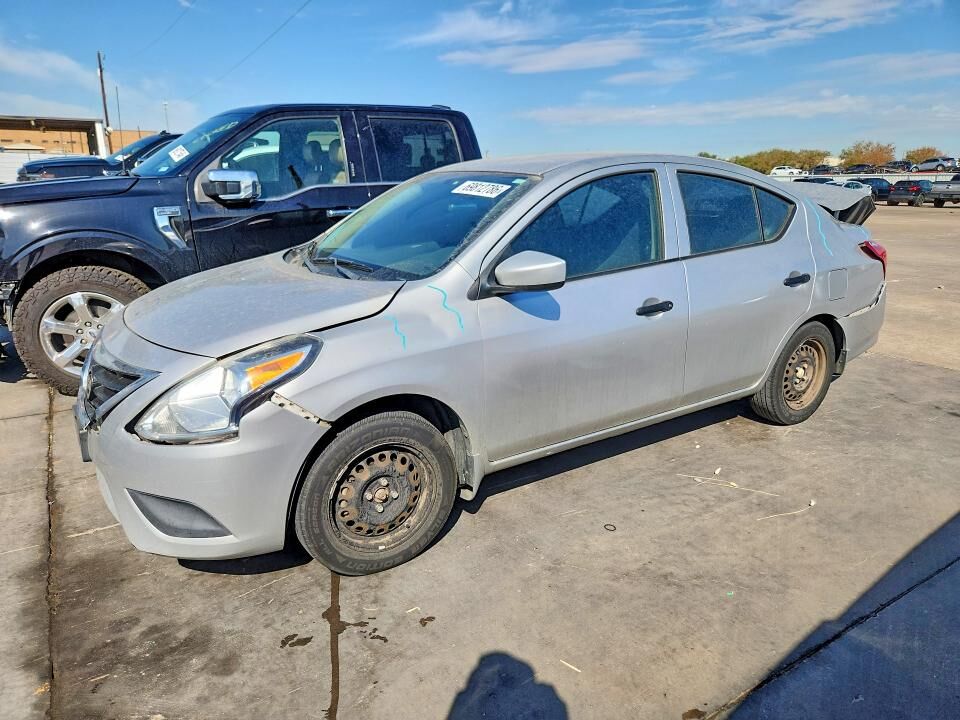 2016 NISSAN Versa