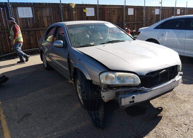 2001 NISSAN Maxima