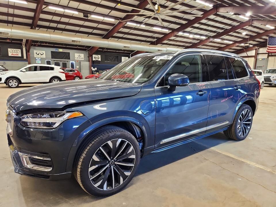 2024 VOLVO XC90