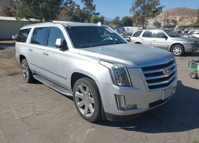 2017 CADILLAC Escalade ESV