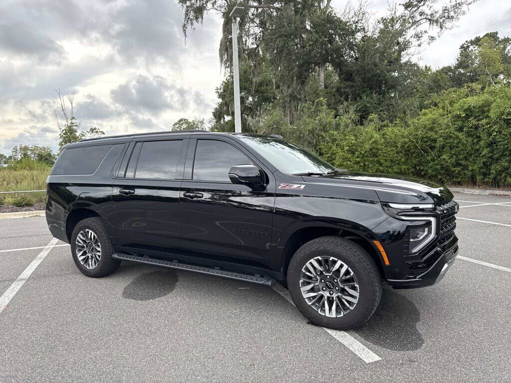 2025 CHEVROLET Suburban