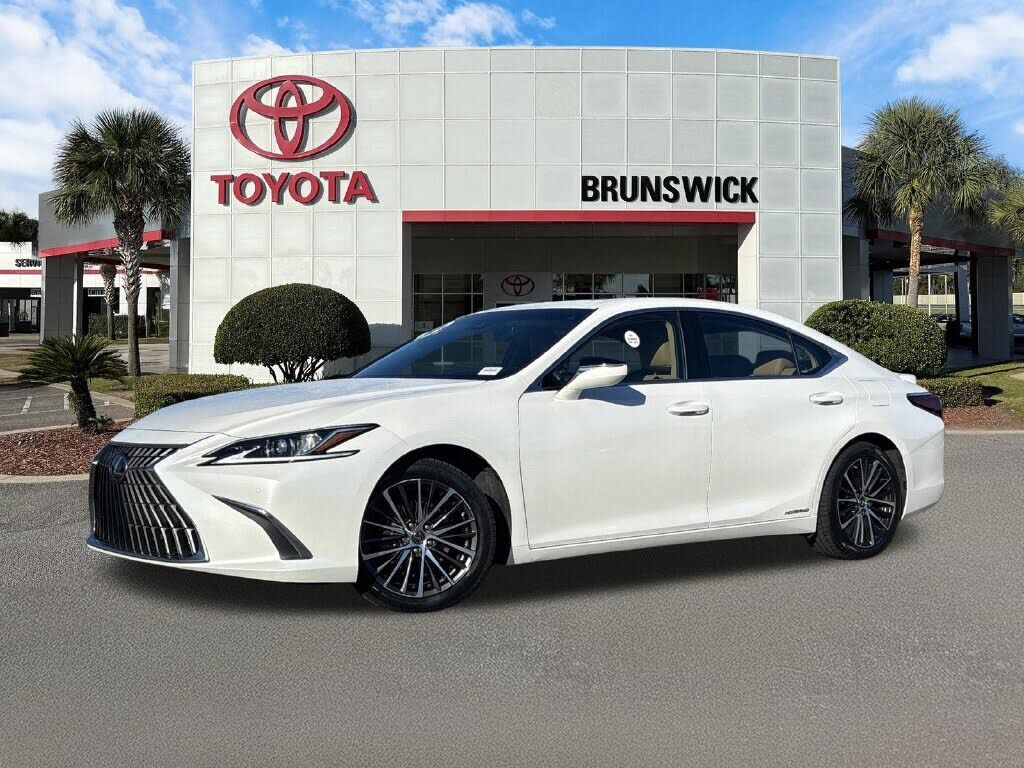 2022 LEXUS ES