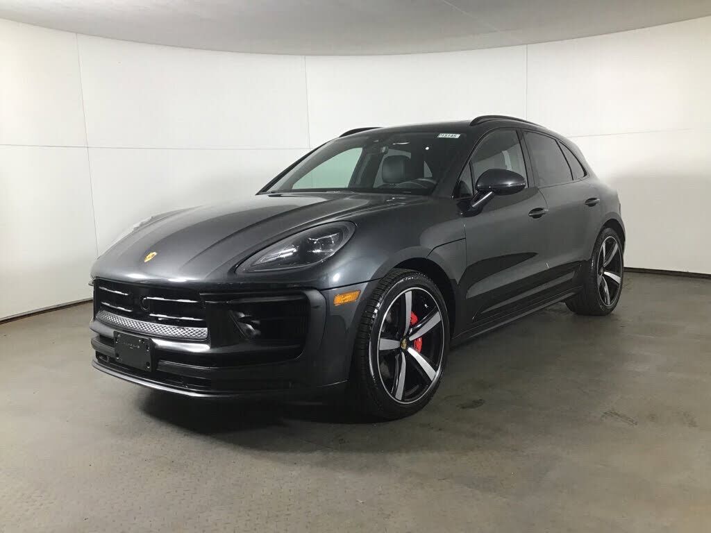 2024 PORSCHE Macan