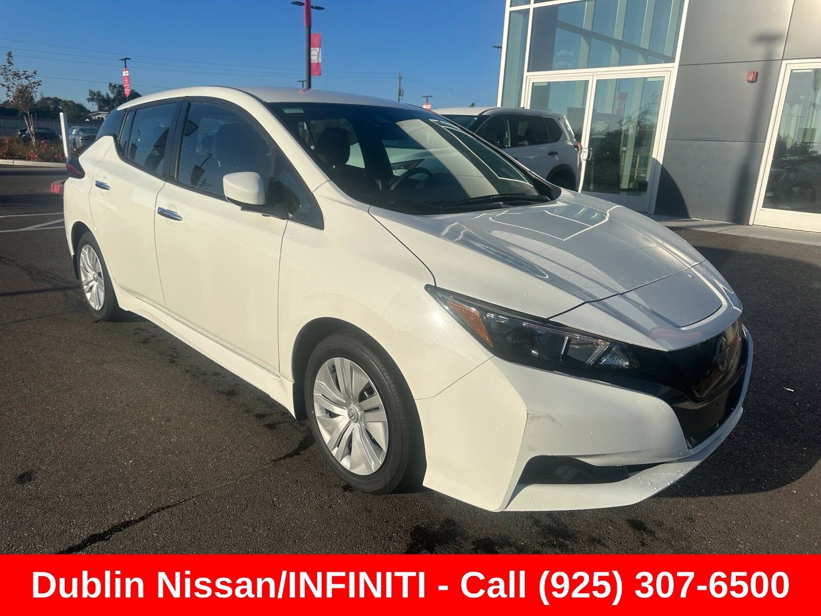 2025 NISSAN Leaf