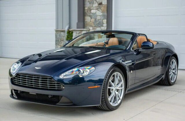 2015 ASTON MARTIN V8 Vantage
