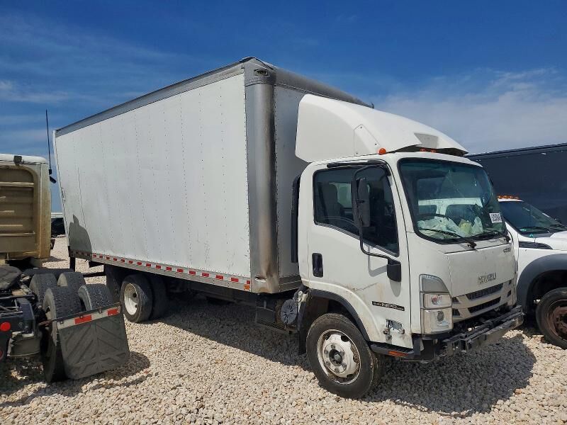 2024 ISUZU NPR-HD
