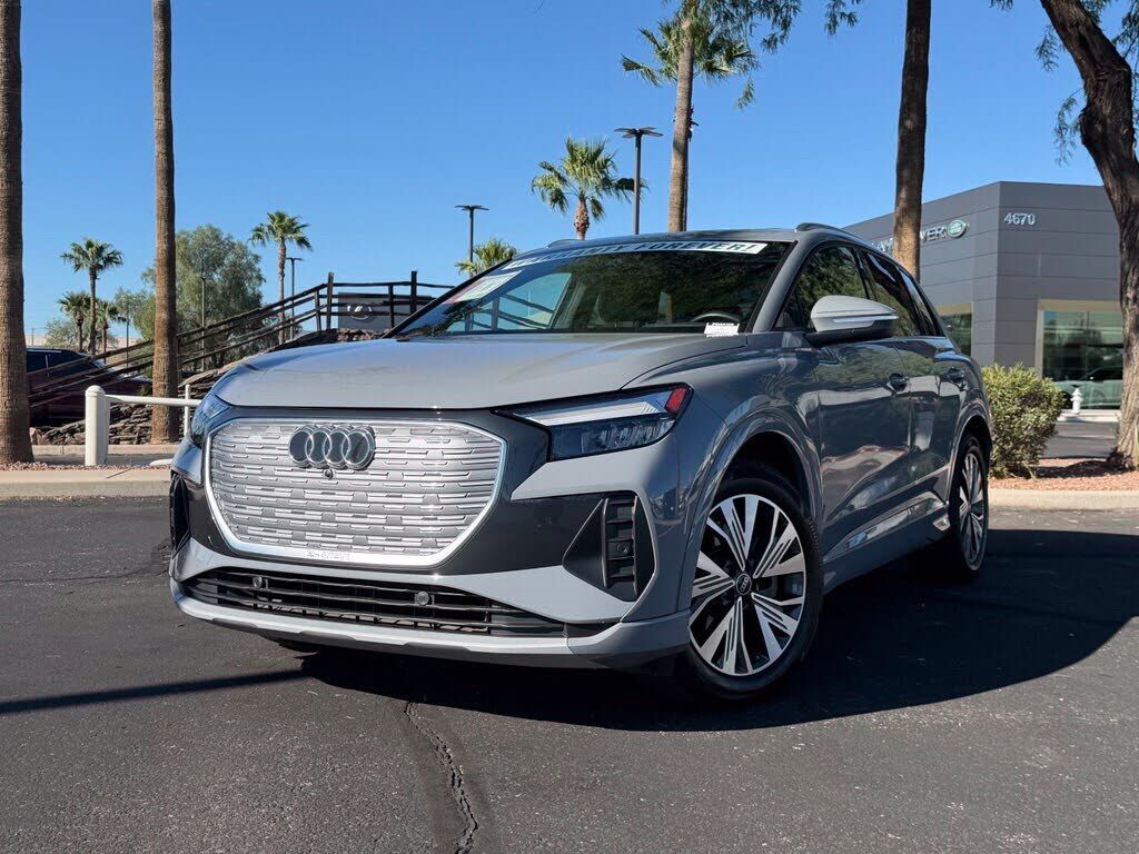 2023 AUDI Q4