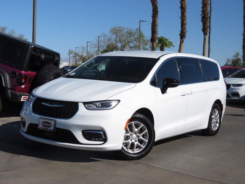 2014 CHRYSLER Town and Country