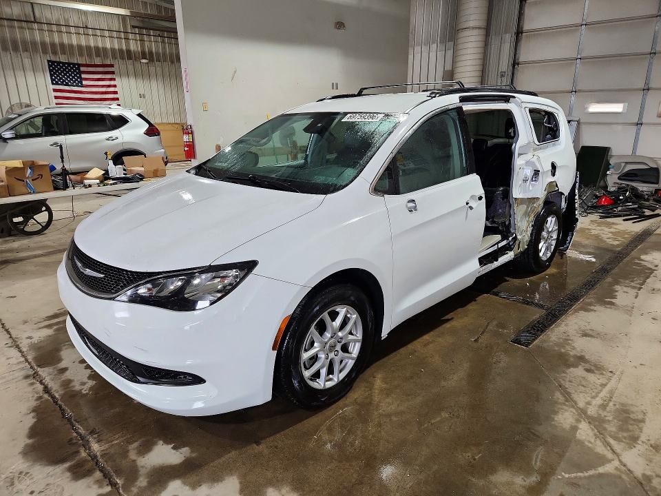 2021 CHRYSLER Voyager