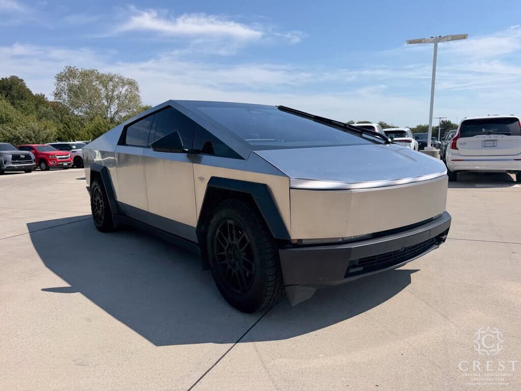 2024 TESLA Cybertruck