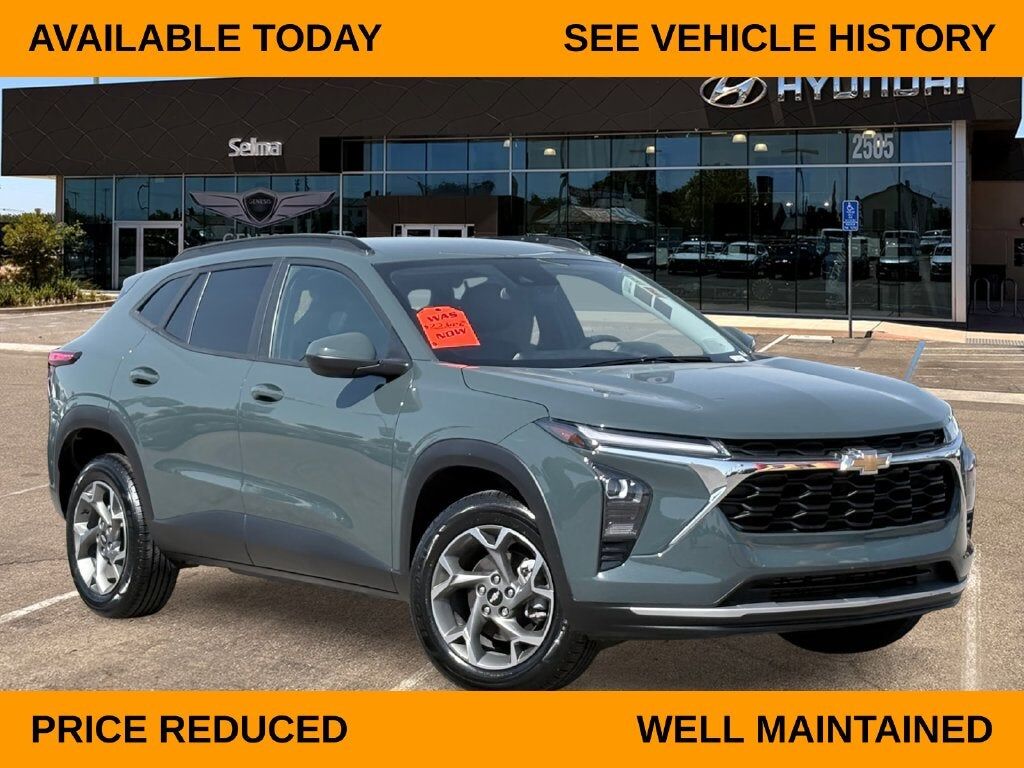 2025 CHEVROLET Trax