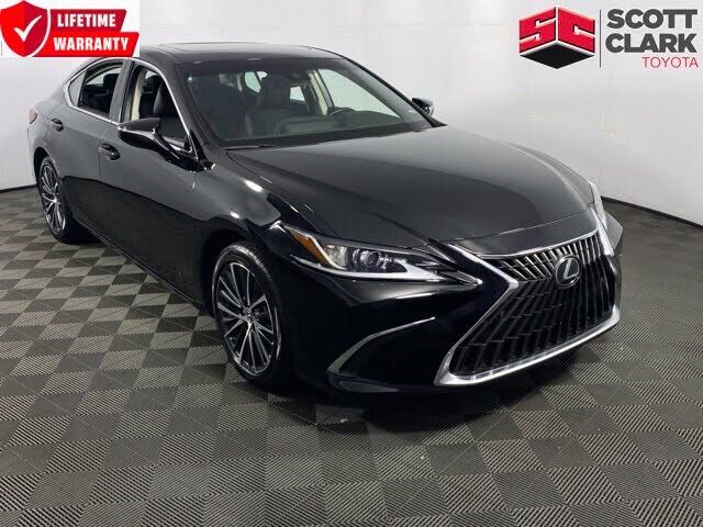 2025 LEXUS ES
