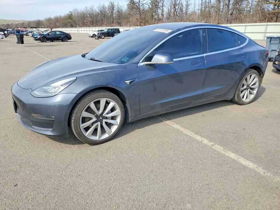 2018 TESLA Model 3