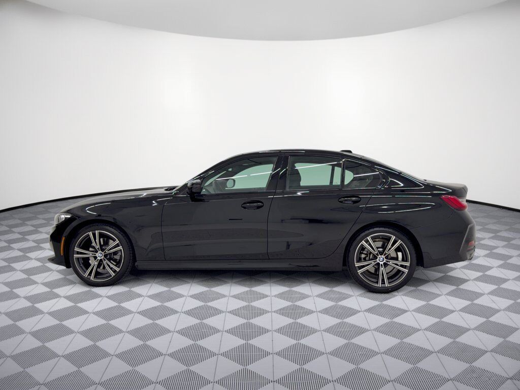 2023 BMW 330i