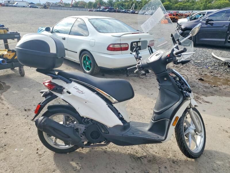 2022 PIAGGIO AND VESPA LIBERTY