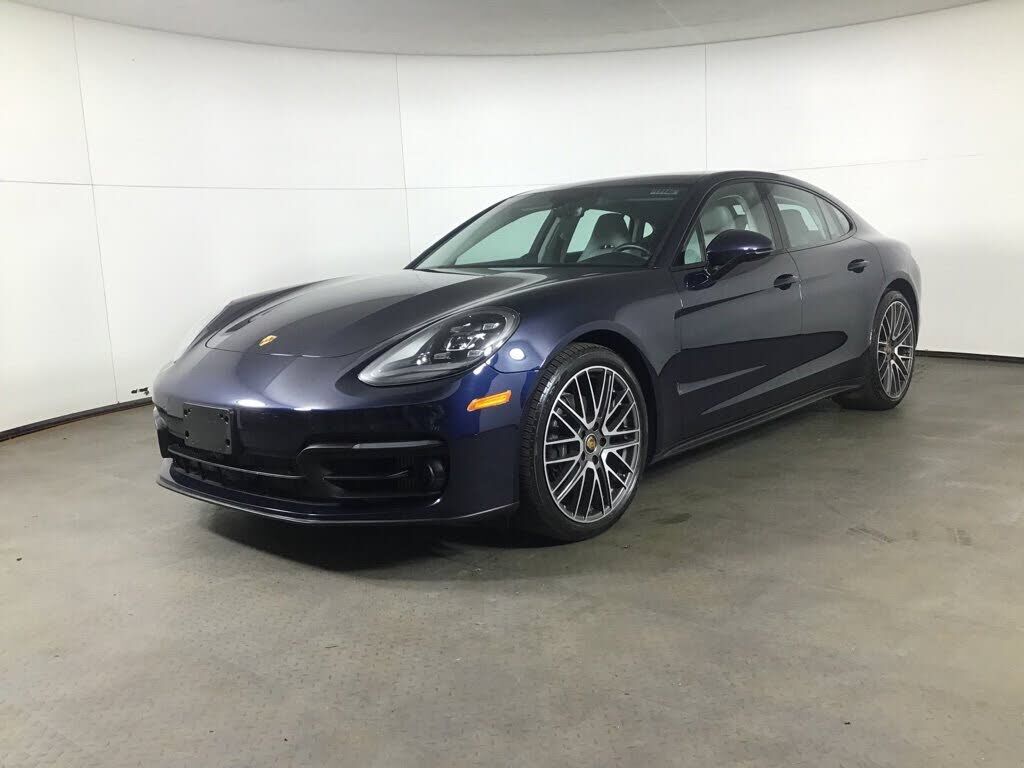 2023 PORSCHE Panamera