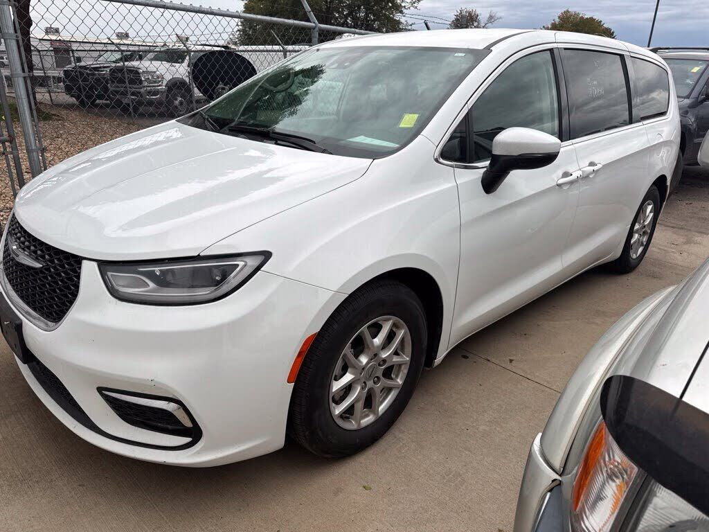 2023 CHRYSLER Pacifica