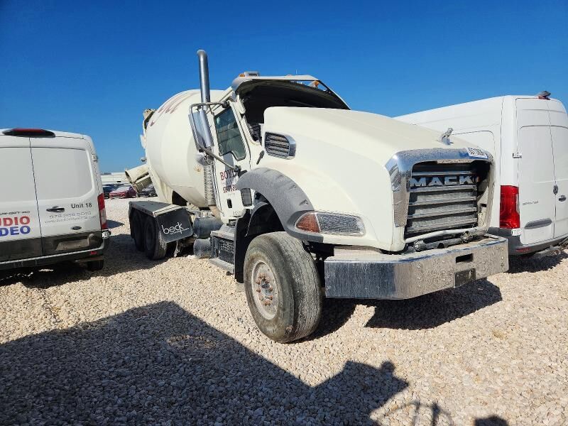 2025 MACK Granite