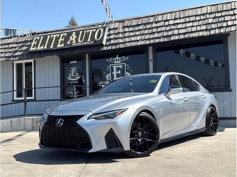 2022 LEXUS IS