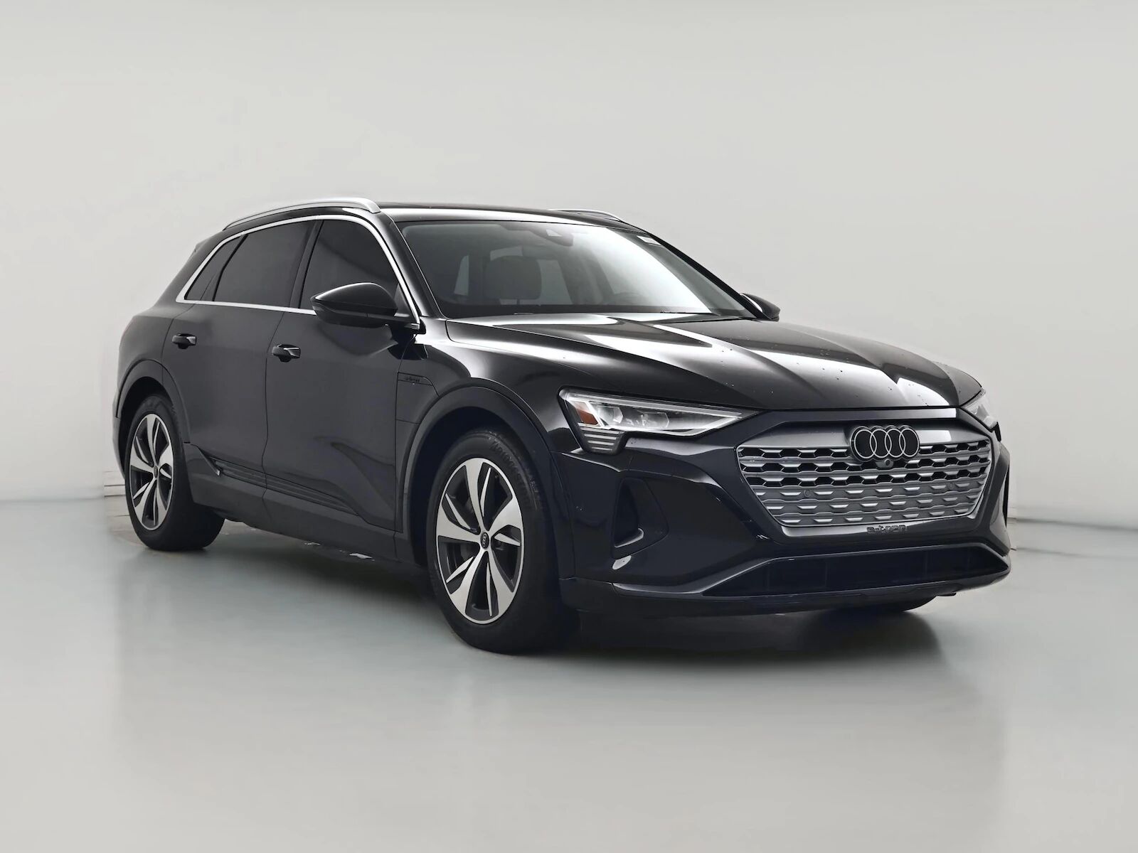 2024 AUDI Q8