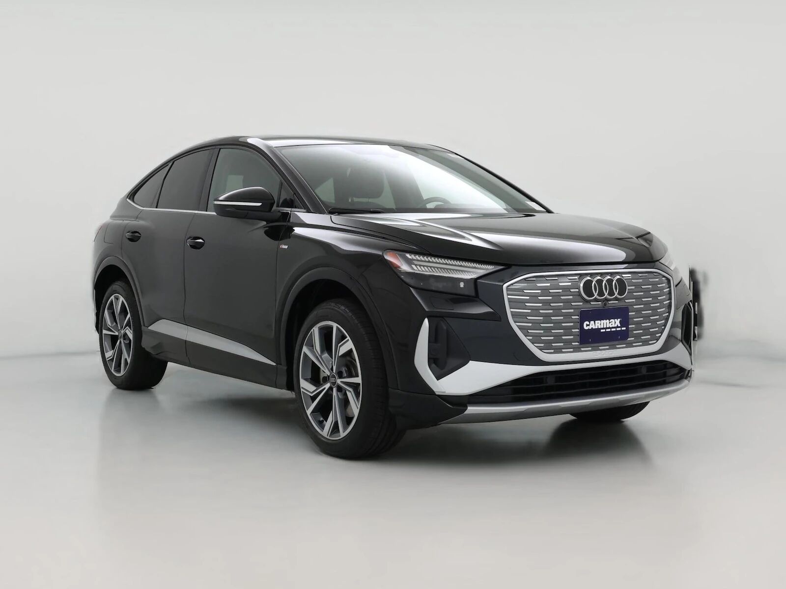 2023 AUDI Q4