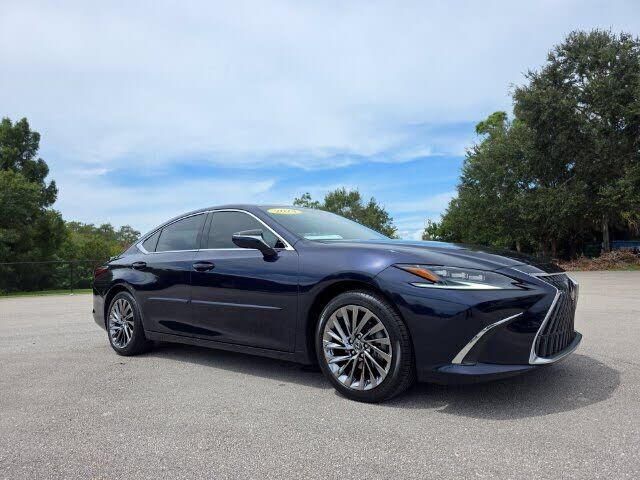 2024 LEXUS ES