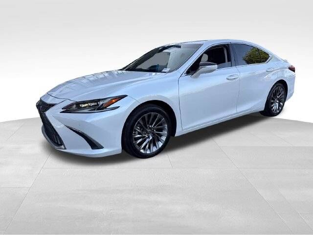 2024 LEXUS ES