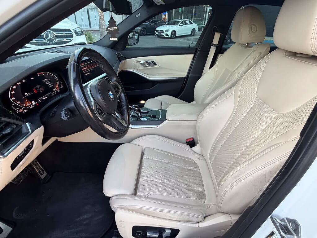 2022 BMW 330i