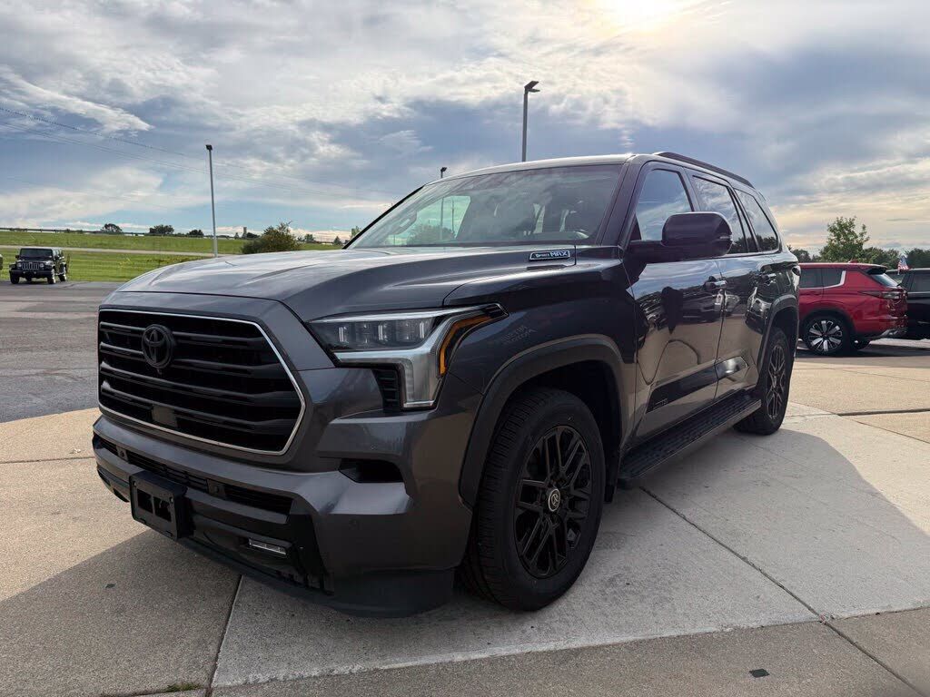 2024 TOYOTA Sequoia