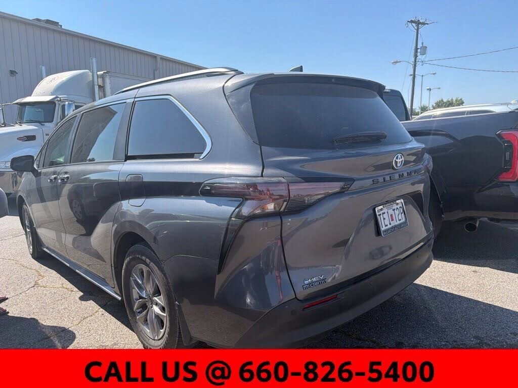 2025 TOYOTA Sienna