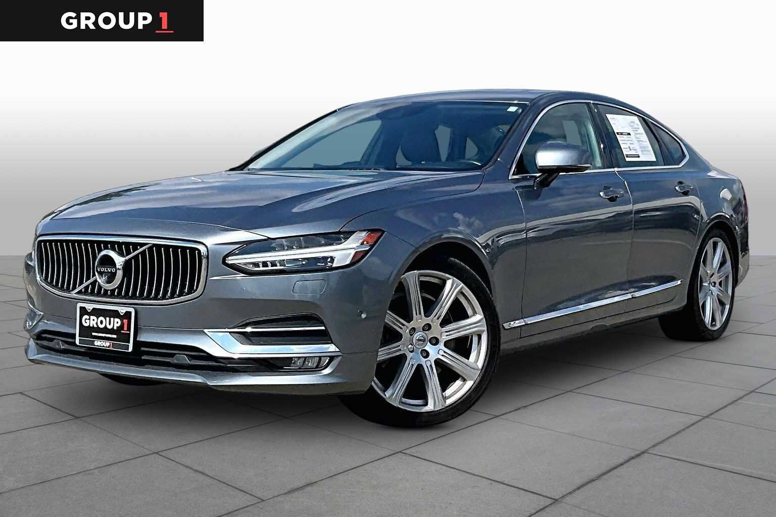 2017 VOLVO S90