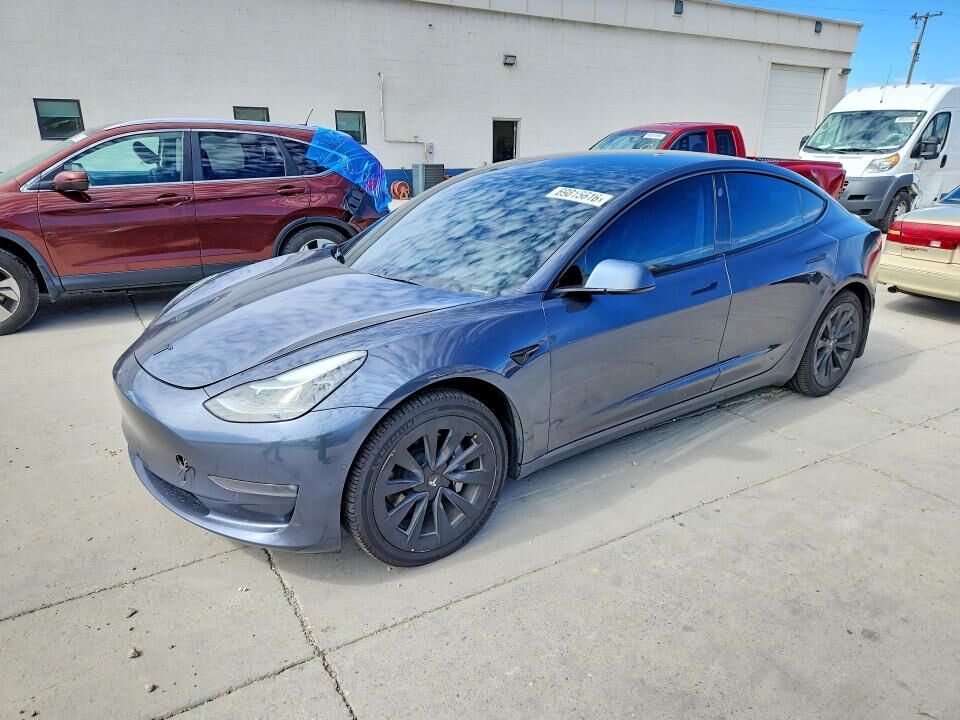 2022 TESLA Model 3