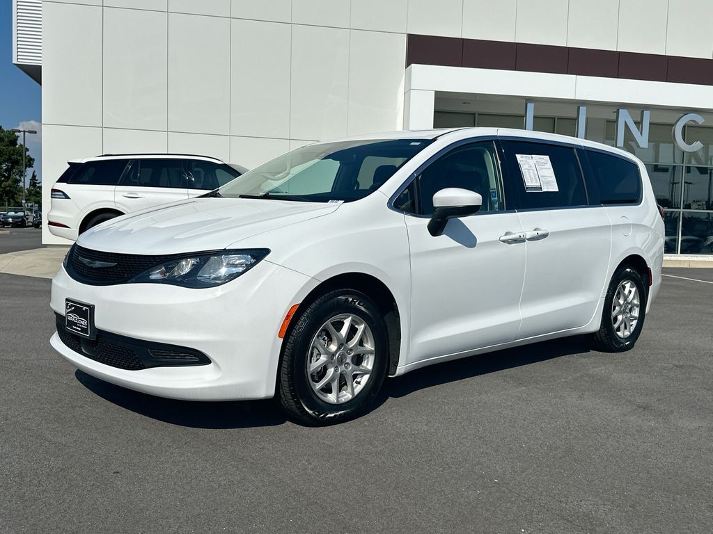 2023 CHRYSLER Voyager