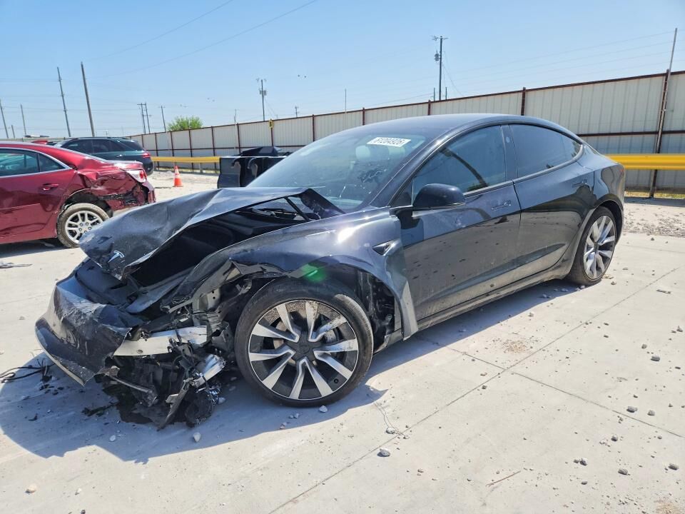 2025 TESLA Model 3