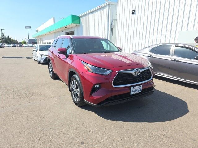 2023 TOYOTA Highlander