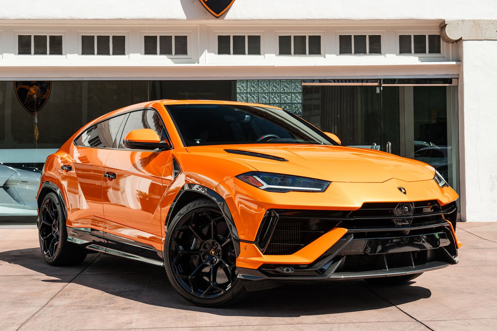 2024 LAMBORGHINI URUS