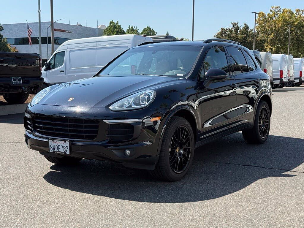 2018 PORSCHE Cayenne